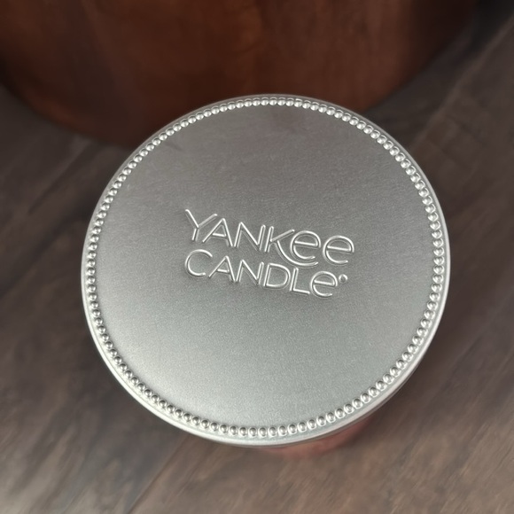 Yankee Candle Big Apple Christmas,1 wick, Candy Apple, Festive Spices, Sugarcane - Picture 2 of 4